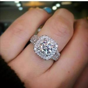 💍Absolutely Stunning 925 Silver Ring size 9